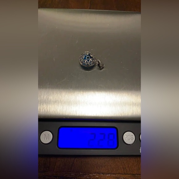 Silver evil eye round cut out star pendant and chain - Picture 9 of 9